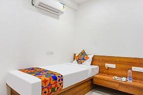 Fabhotel Royal Palace Inn