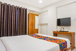 Fabhotel Royal Palace Inn