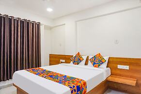 Fabhotel Royal Palace Inn