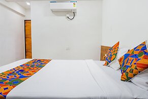 Fabhotel Royal Palace Inn