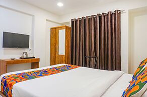 Fabhotel Royal Palace Inn