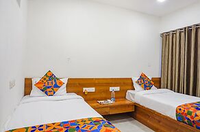 Fabhotel Royal Palace Inn