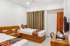 Fabhotel Royal Palace Inn