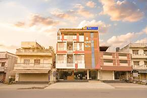 Fabhotel Raghumani Palace