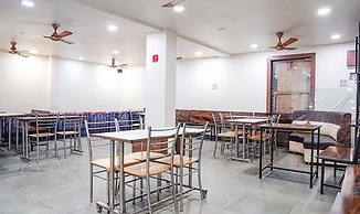 Fabhotel Ashirwad Regency