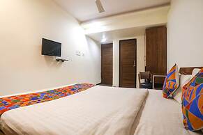 Fabhotel Dua Continental