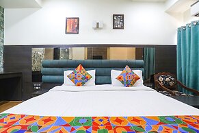 Fabhotel Dua Continental