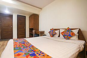 Fabhotel Dua Continental