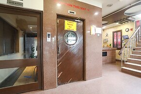 Fabhotel Dua Continental