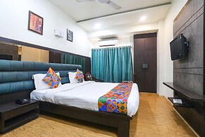 Fabhotel Dua Continental