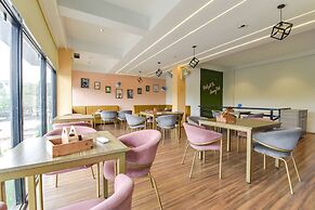 Fabhotel Urban Elite