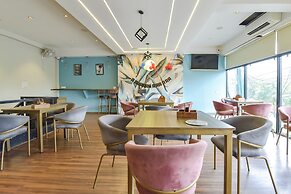 Fabhotel Urban Elite