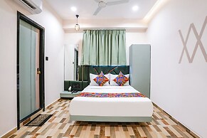 Fabhotel Luxurious Inn