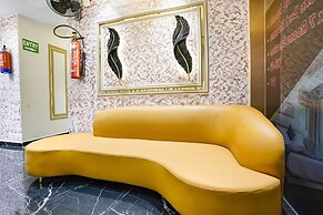 Fabhotel Luxurious Inn