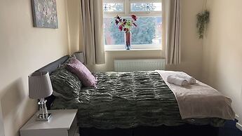 Cozy 2 Bedhouse 20mins From Manchester City Centre