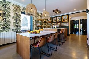 Golden Villa Luxury Pool Retreat & Beach