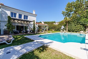 Golden Villa Luxury Pool Retreat & Beach