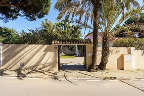 Golden Villa Luxury Pool Retreat & Beach