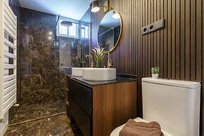 Golden Villa Luxury Pool Retreat & Beach