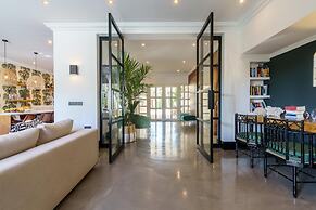 Golden Villa Luxury Pool Retreat & Beach