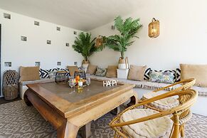 Golden Villa Luxury Pool Retreat & Beach