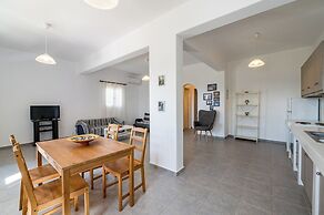 Family House for 3 by Tinosstay