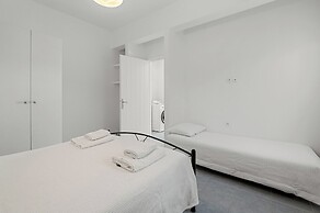 Family House for 3 by Tinosstay