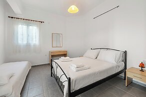 Family House for 3 by Tinosstay