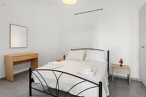 Family House for 3 by Tinosstay