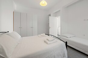 Family House for 3 by Tinosstay