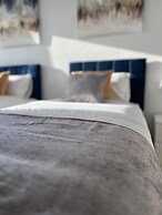 Spacious 2BR City Center Apartment