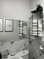 Spacious 2BR City Center Apartment