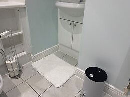 Royal Docks Luxury 3 Bedroom Apartment
