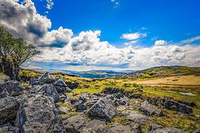 Sleeping Giant Bunkhouse