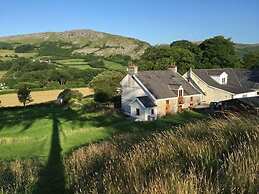 Sleeping Giant Bunkhouse