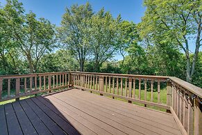 Peaceful Warrenville Home: 1 Mi to Herrick Lake!