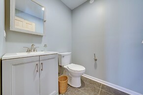 Peaceful Warrenville Home: 1 Mi to Herrick Lake!