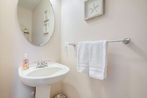 Deck, Hot Tub & Resort Amenities: Ocean View Gem