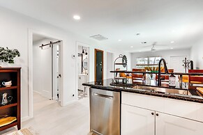 Vibrant North Palm Beach Home ~ 2 Mi to Beach!