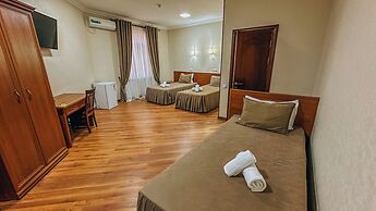 Pakhlavon Hotel