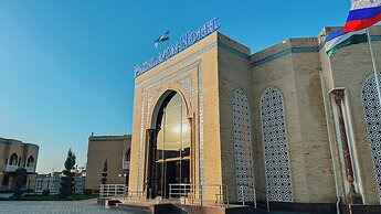Pakhlavon Hotel