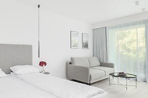 Air-conditioned Studio for 4 by Renters