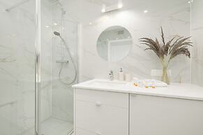Air-conditioned Studio for 4 by Renters