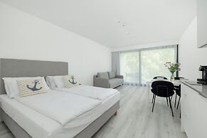 Air-conditioned Studio for 4 by Renters