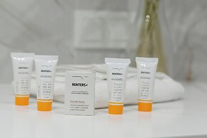 Air-conditioned Studio for 4 by Renters