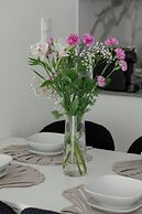 Air-conditioned Studio for 4 by Renters