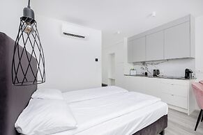 Studio With Swimming Pool by Renters
