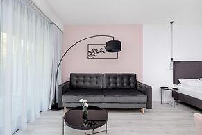 Studio With Swimming Pool by Renters