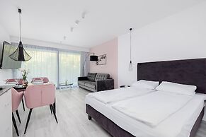 Studio With Swimming Pool by Renters