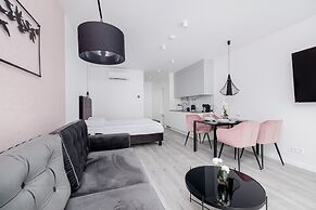 Studio With Swimming Pool by Renters